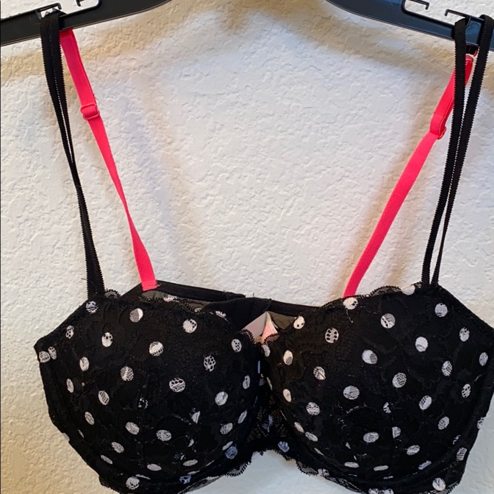 Victoria’s Secret Pink bra